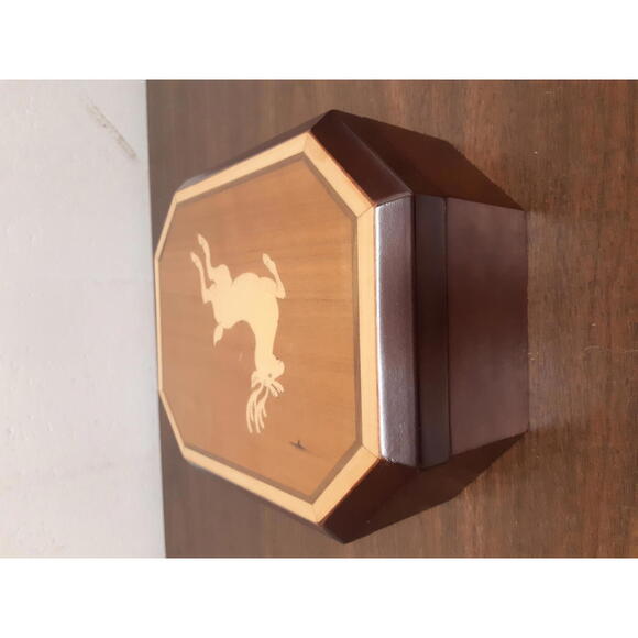 Elegant Bombay Company Wooden Reindeer Music Jewelry Box - Picture 4 of 7